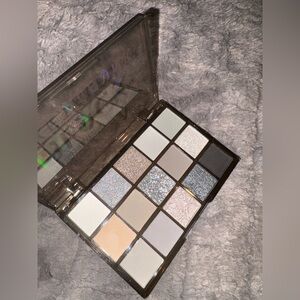 Black Metal Punk Shimmer Eyeshadow Palette